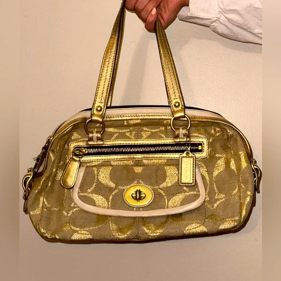 Authentic Coach purse - Picture 11 of 13